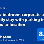 Two Bedroom Corporate And Family Stay With Parking In Popular Location