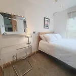 Cambridge City Centre Immaculate 2 Bed Apartment
