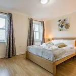 Koala & Tree - Bridge View 1 Bed Apartment - Short Lets & Serviced Accommodation Cambridge