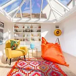 The Queen Edith Place - Lovely 6Bdr Home In Secluded Area