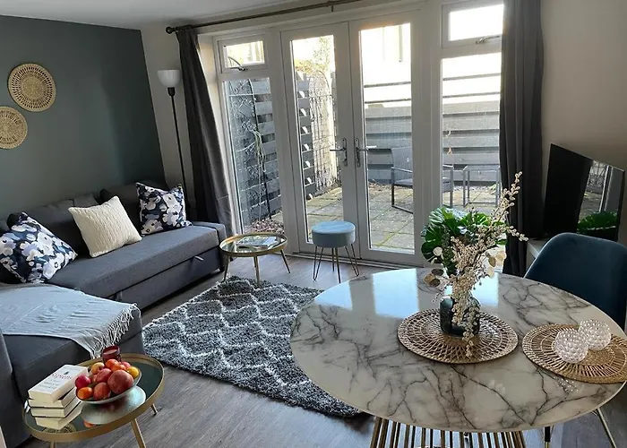Hinton Pad By Condokeeper