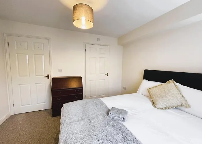 Cozy Entire 2Br Flat With 2 Bathrooms And Free Parking