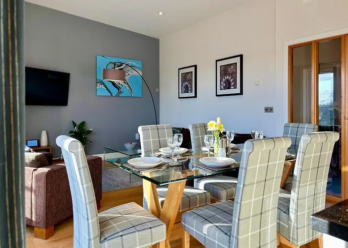 Your Space Apartments - The Hamilton\'S
