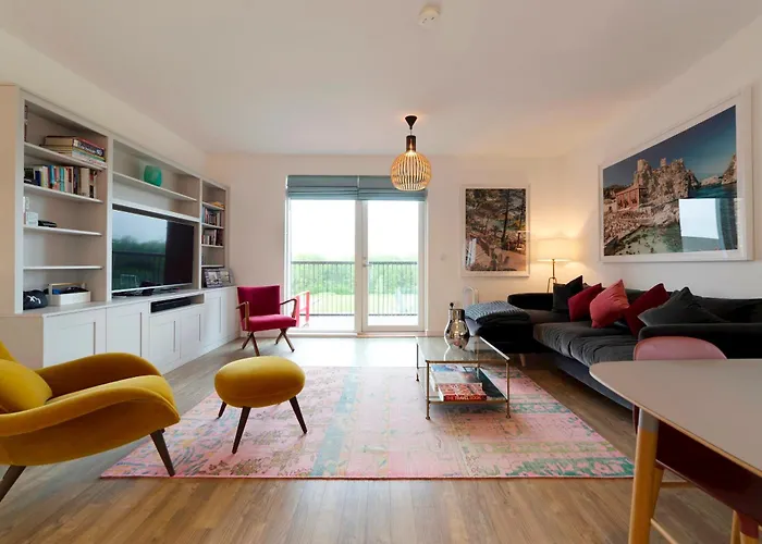Pass The Keys Stunning And Spacious Modern Flat - Own Car Park