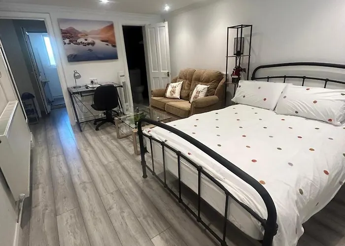 Adorable 1-Bedroom Entire Place With Free Parking