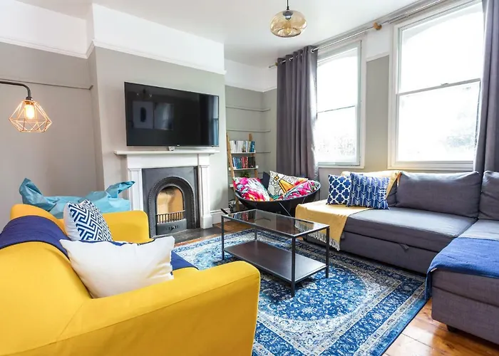 The River Cam Place - Enchanting 6Bdr Home Next To River Cam