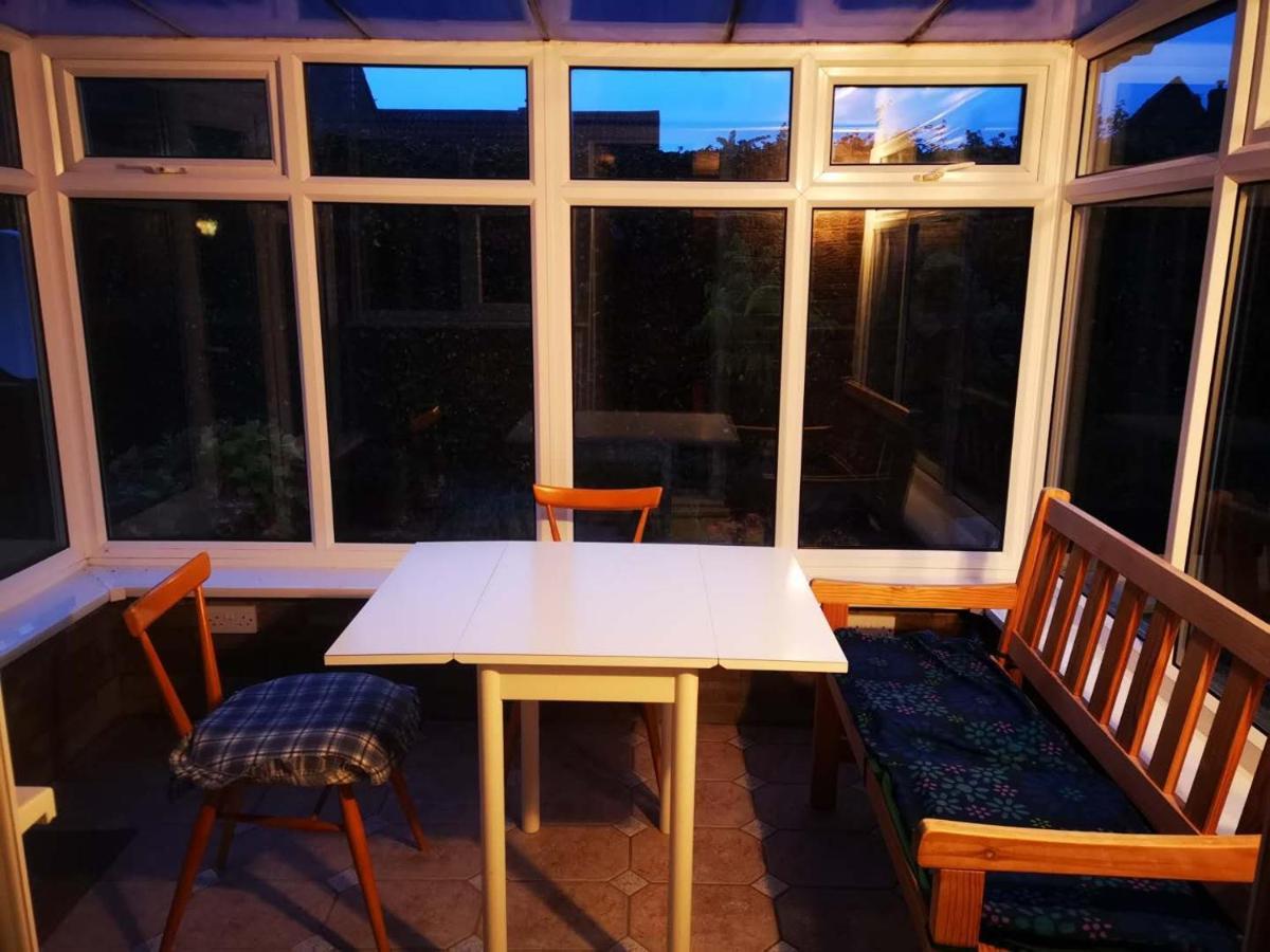 Two Bedroom Corporate And Family With Parking In Popular Location Holiday home Cambridge (Cambridgeshire)