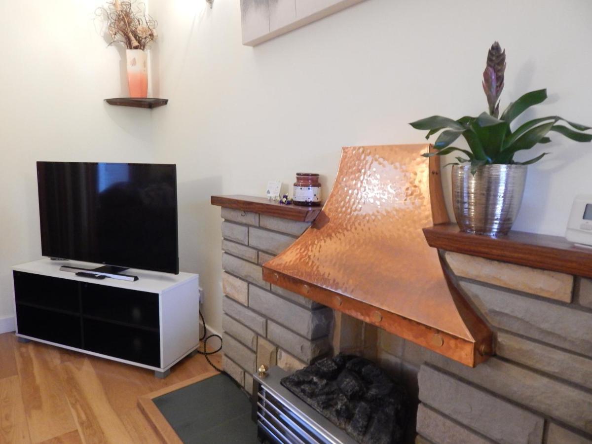 Two Bedroom Corporate And Family With Parking In Popular Location Holiday home *