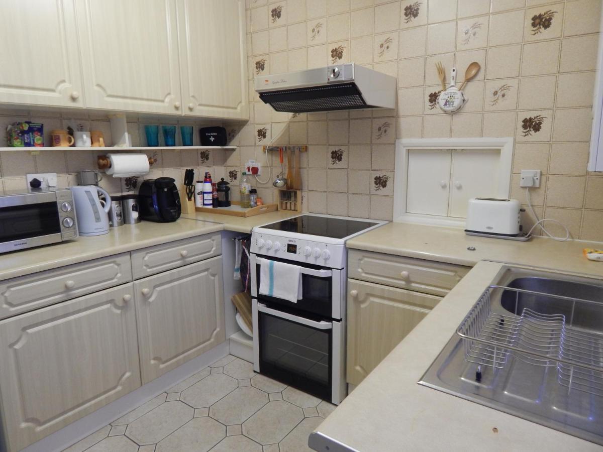 Two Bedroom Corporate And Family With Parking In Popular Location Cambridge (Cambridgeshire)