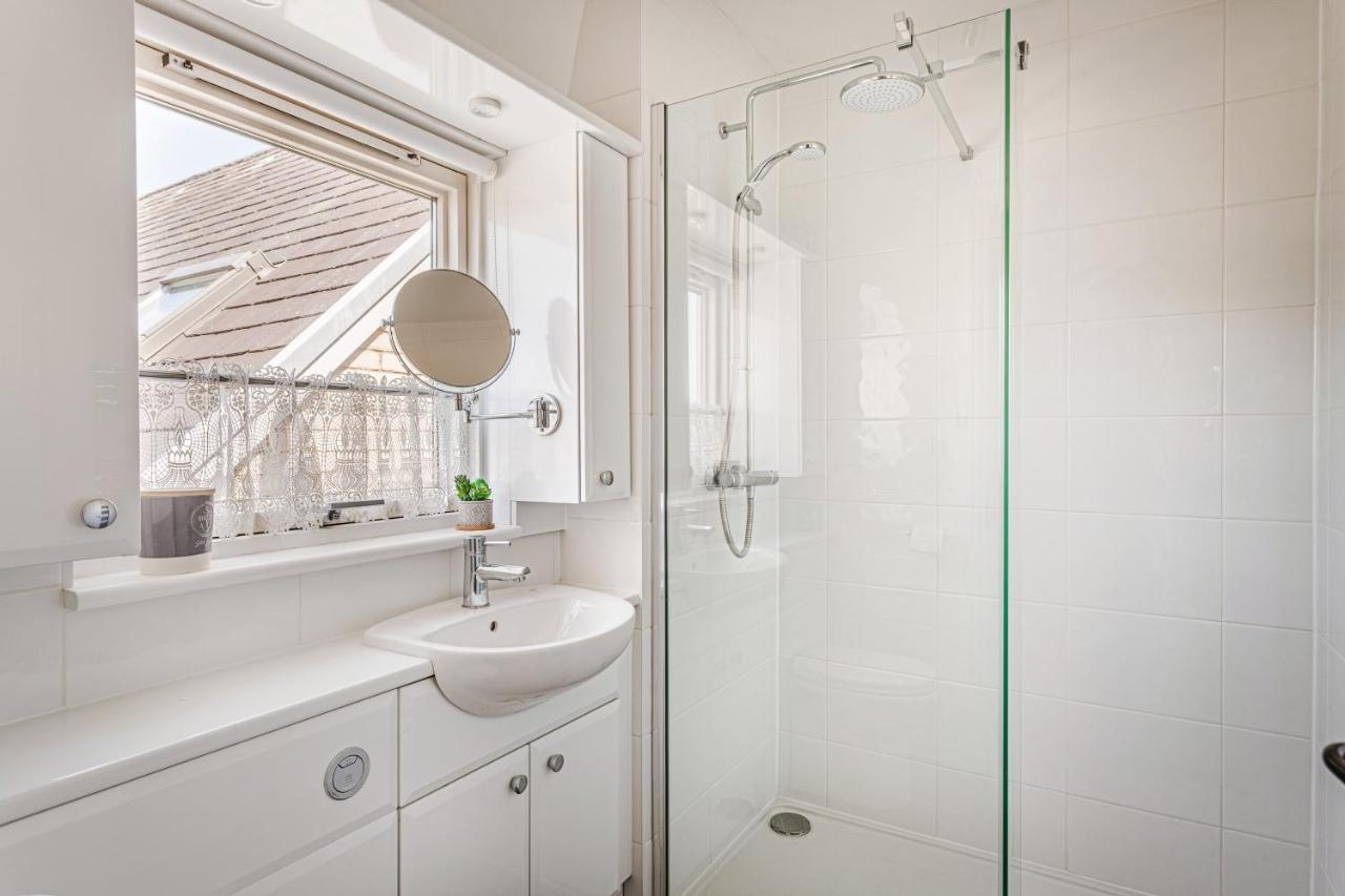 2 Bedroom Centre Townhouse - With Parking