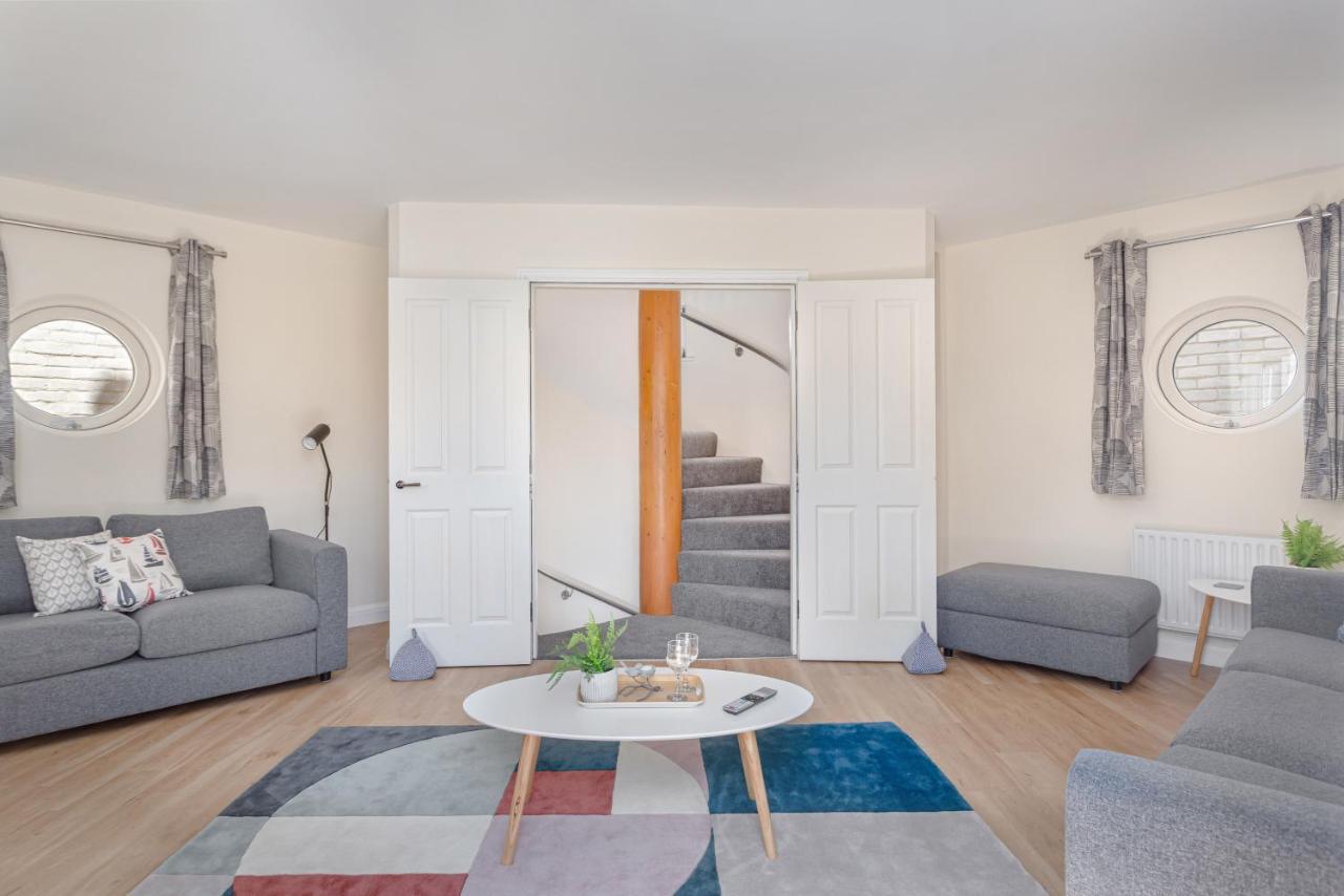 2 Bedroom Centre Townhouse - With Parking Holiday home Cambridge (Cambridgeshire)