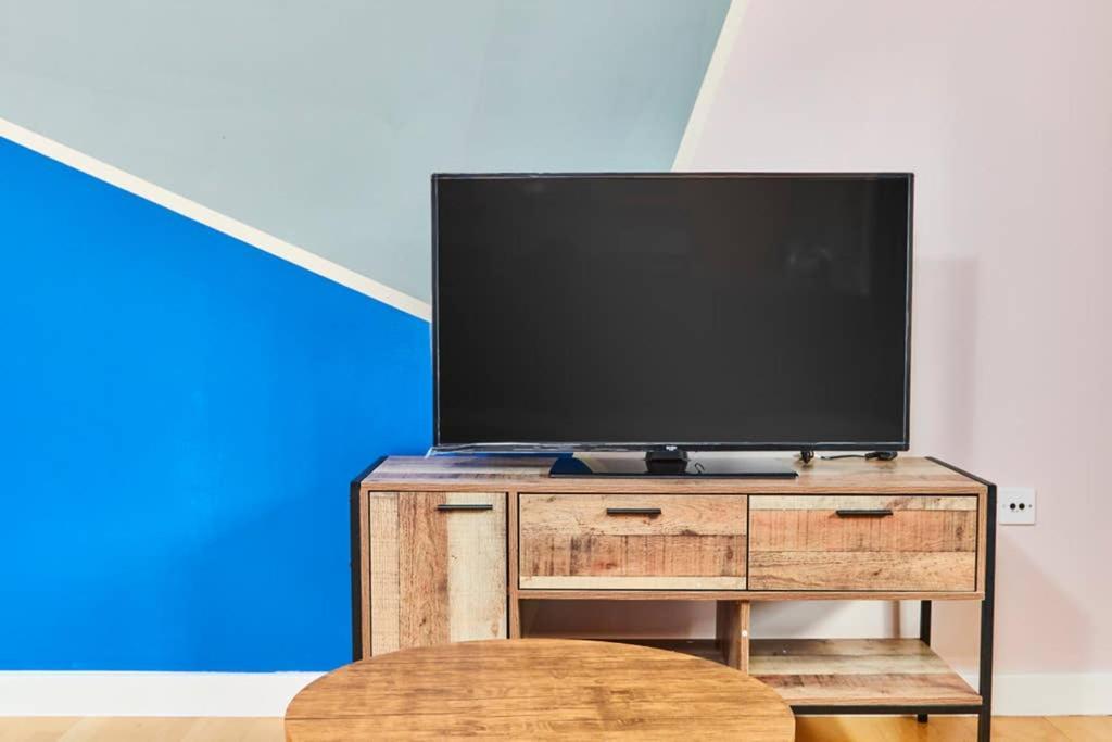New - The Chique Scandic Abode - Parking Apartment