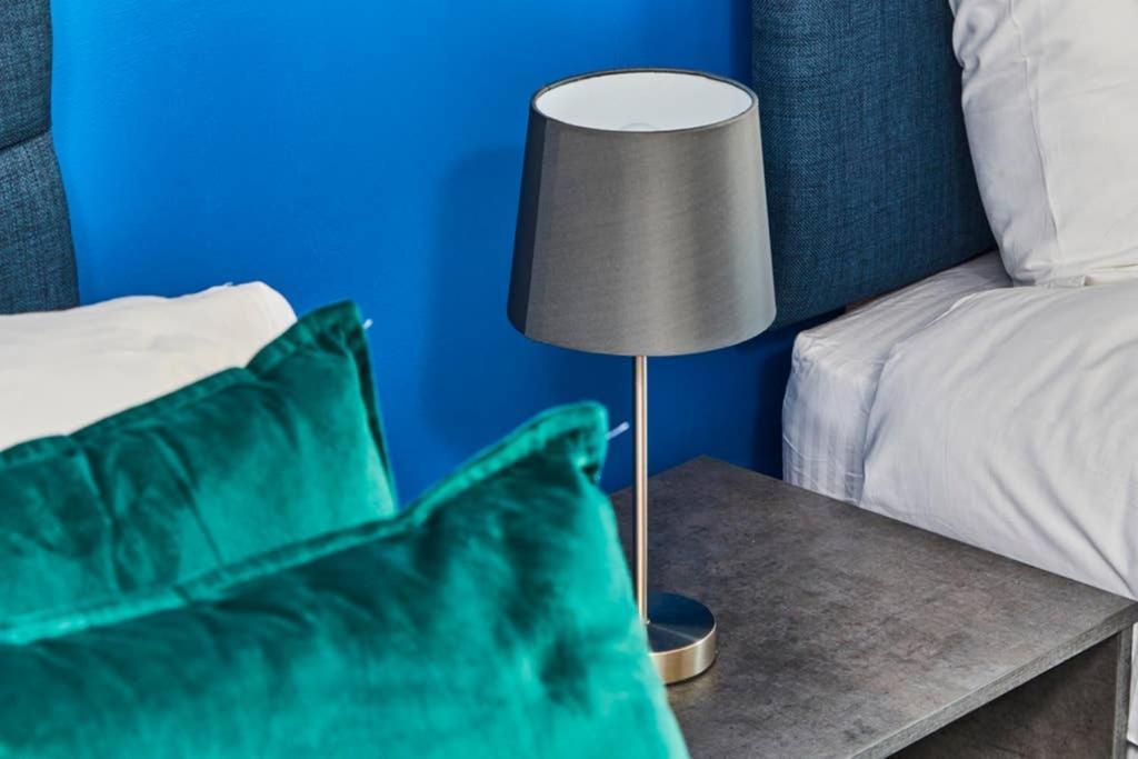New - The Chique Scandic Abode - Parking Apartment