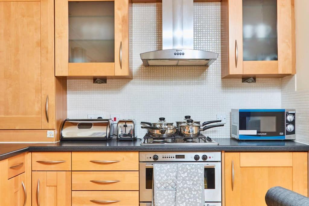 New - The Chique Scandic Abode - Parking