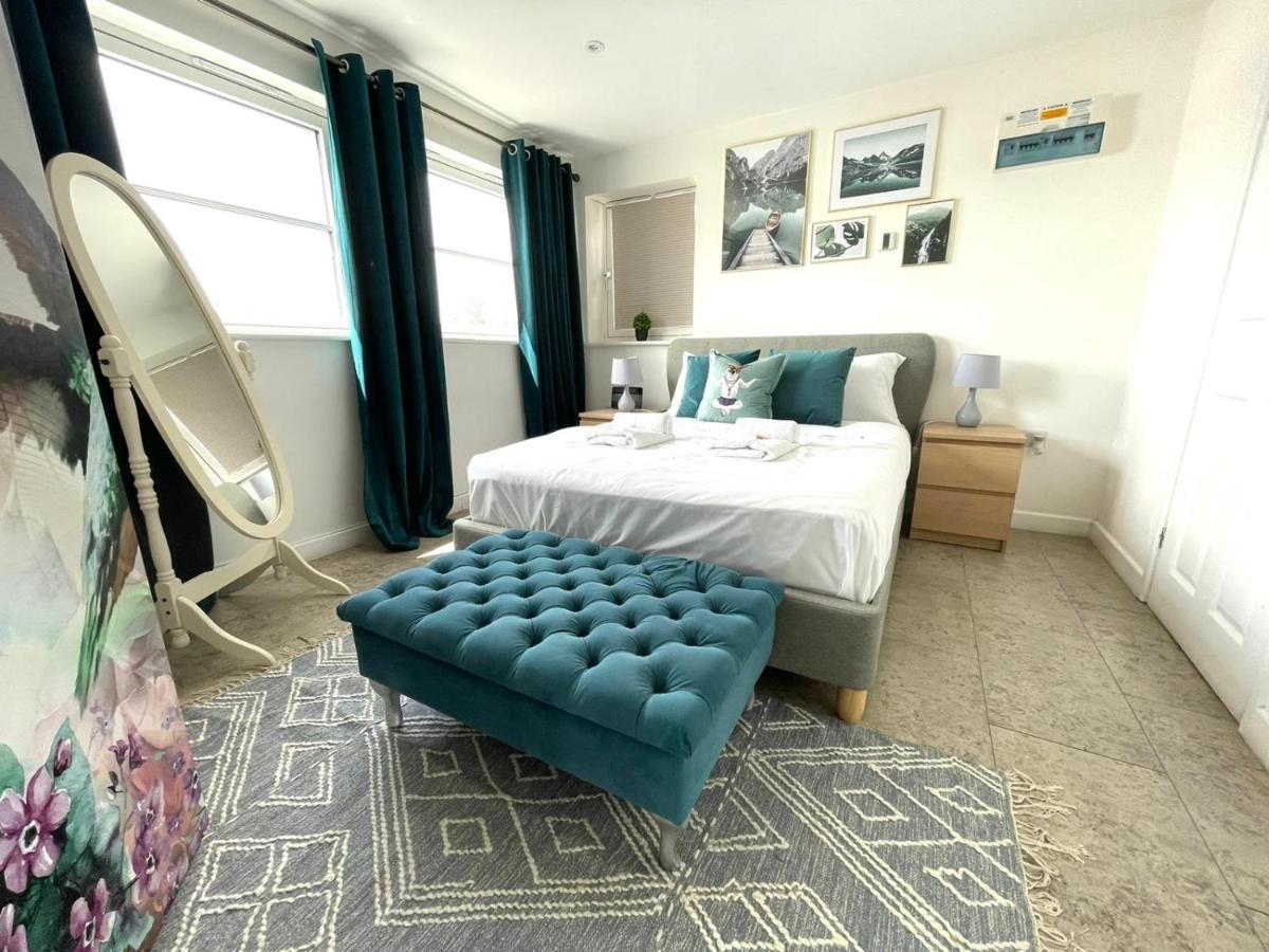 Koala & Tree - Cambridge Centric Location Renovated Studios - Short Lets & Serviced Accommodation *