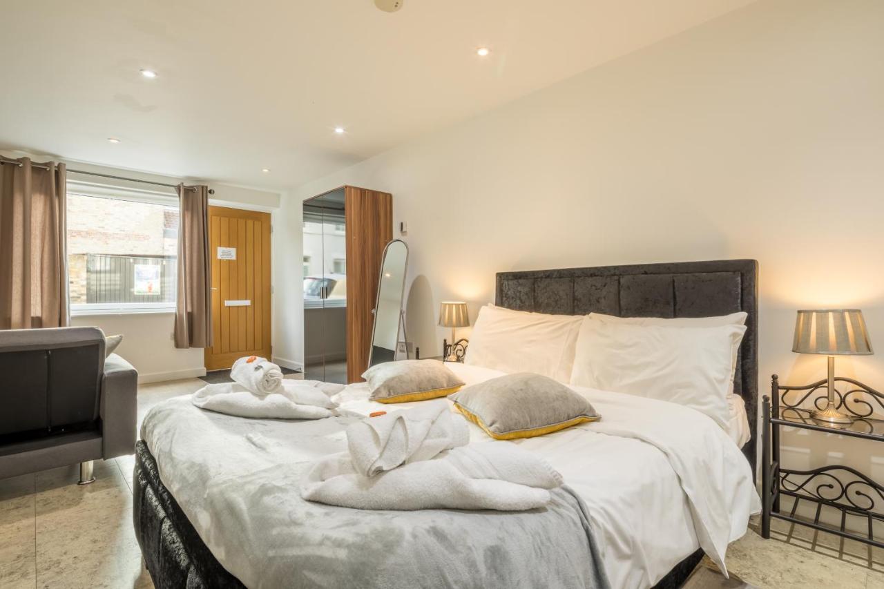 Koala & Tree - Massive Studio Centric Location - Short Lets & Serviced