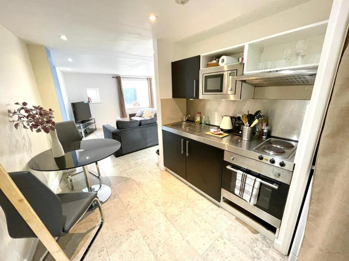 Koala & Tree - Massive Studio Centric Location - Short Lets & Serviced *