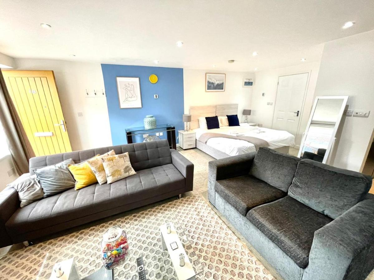 Koala & Tree - Massive Studio Centric Location - Short Lets & Serviced