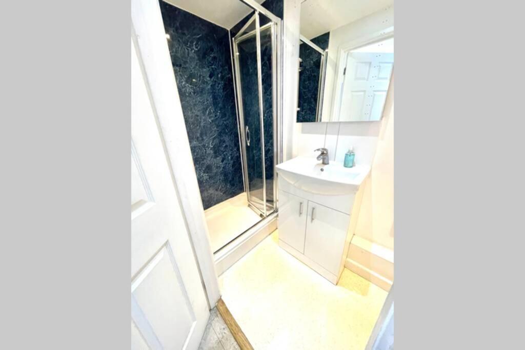 Koala & Tree - Big Studio At The Heart Of - Short Lets & Serviced Apartment Cambridge (Cambridgeshire)