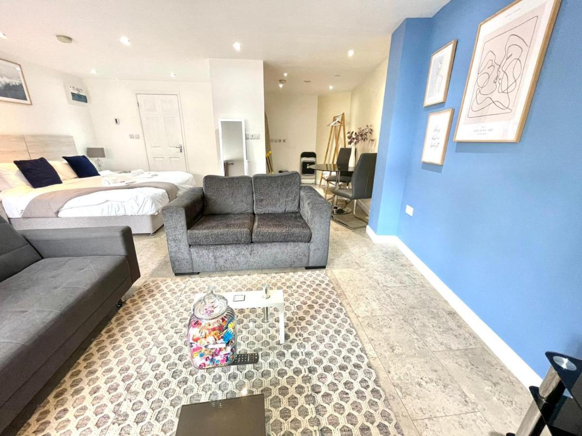 Koala & Tree - Massive Studio Centric Location - Short Lets & Serviced Apartment Cambridge (Cambridgeshire)