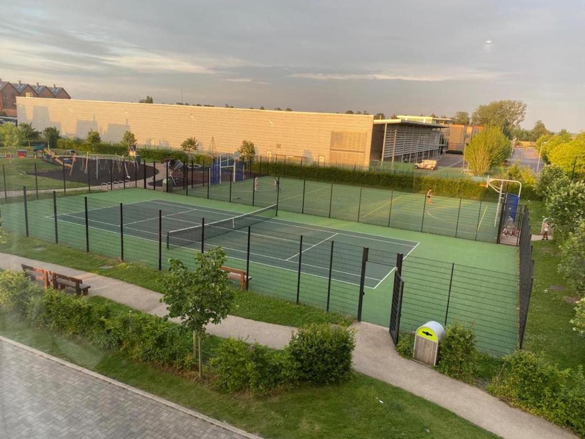 Apartment Contemporary Trumpington: Modern With Parking, Terrace & Hospital Proximity Cambridge (Cambridgeshire)