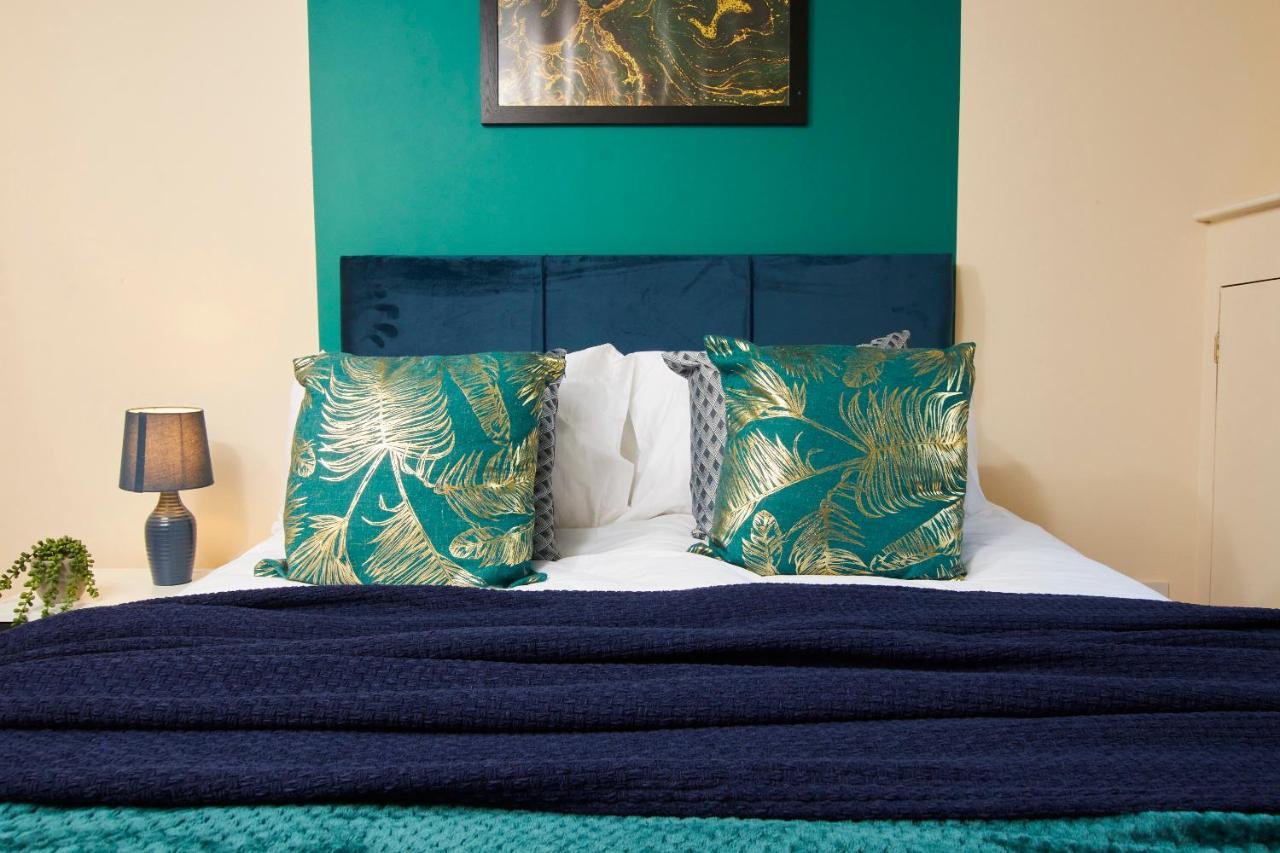 Exquisite Abode - Sleeps 6 - Parking