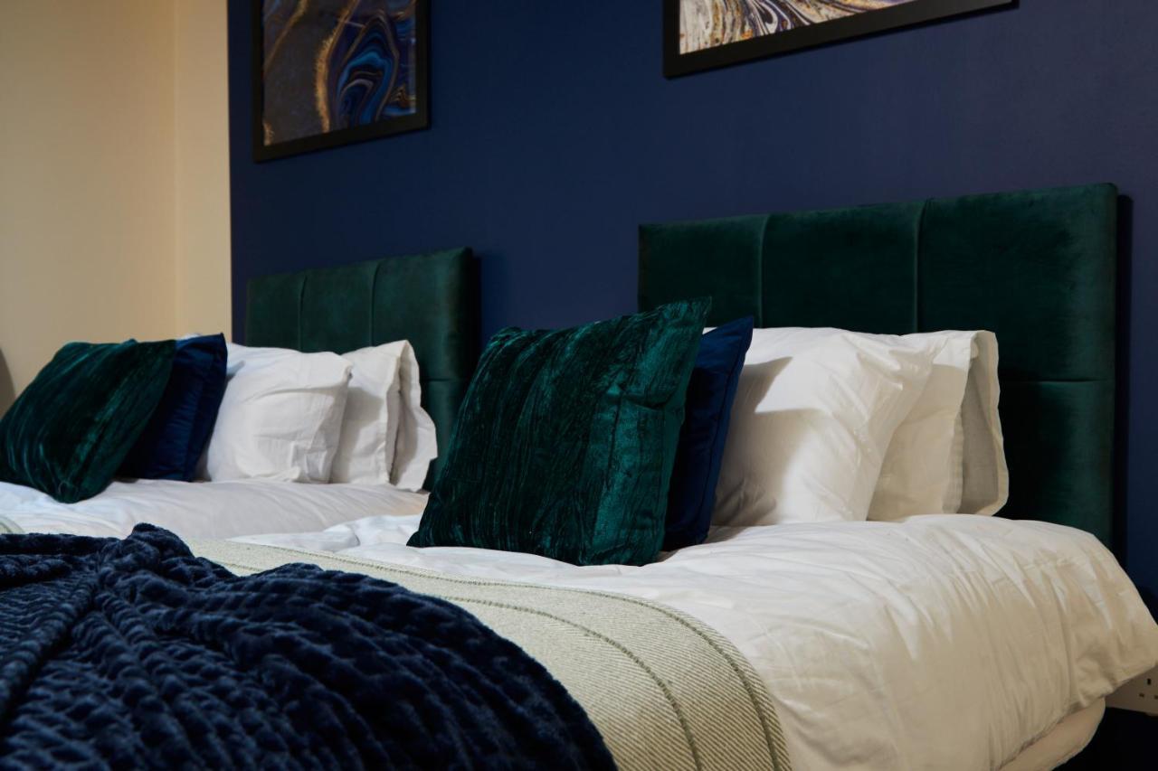 Exquisite Abode - Sleeps 6 - Parking Apartment