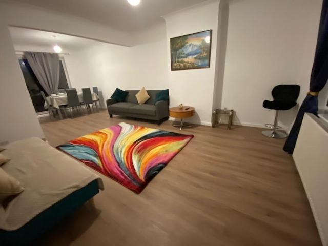 Modern 3 Bedroom House Holiday home *