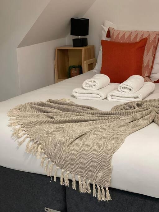 Apartment Ferndale Lodge By Mia Living 2 Bedroom Apartment With Parking