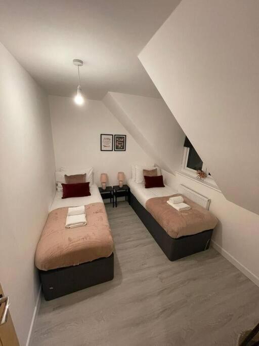 Ferndale Lodge By Mia Living 2 Bedroom Apartment With Parking
