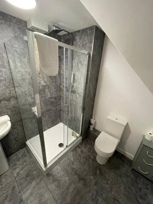 Ferndale Lodge By Mia Living 2 Bedroom Apartment With Parking *