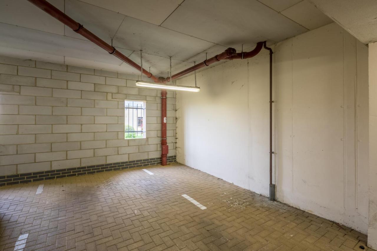 Executive 2br Next To Station + Parking Holiday home