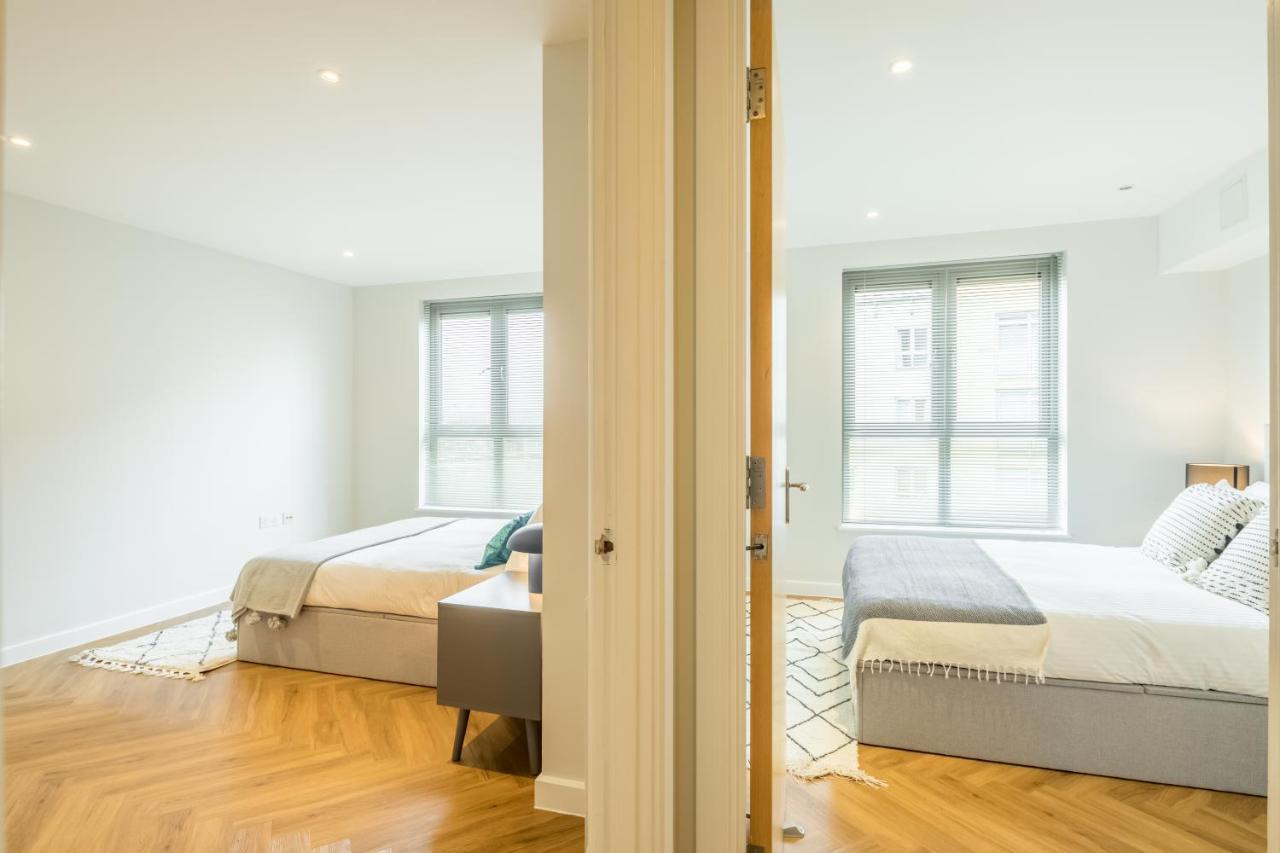 Executive 2br Next To Station + Parking *