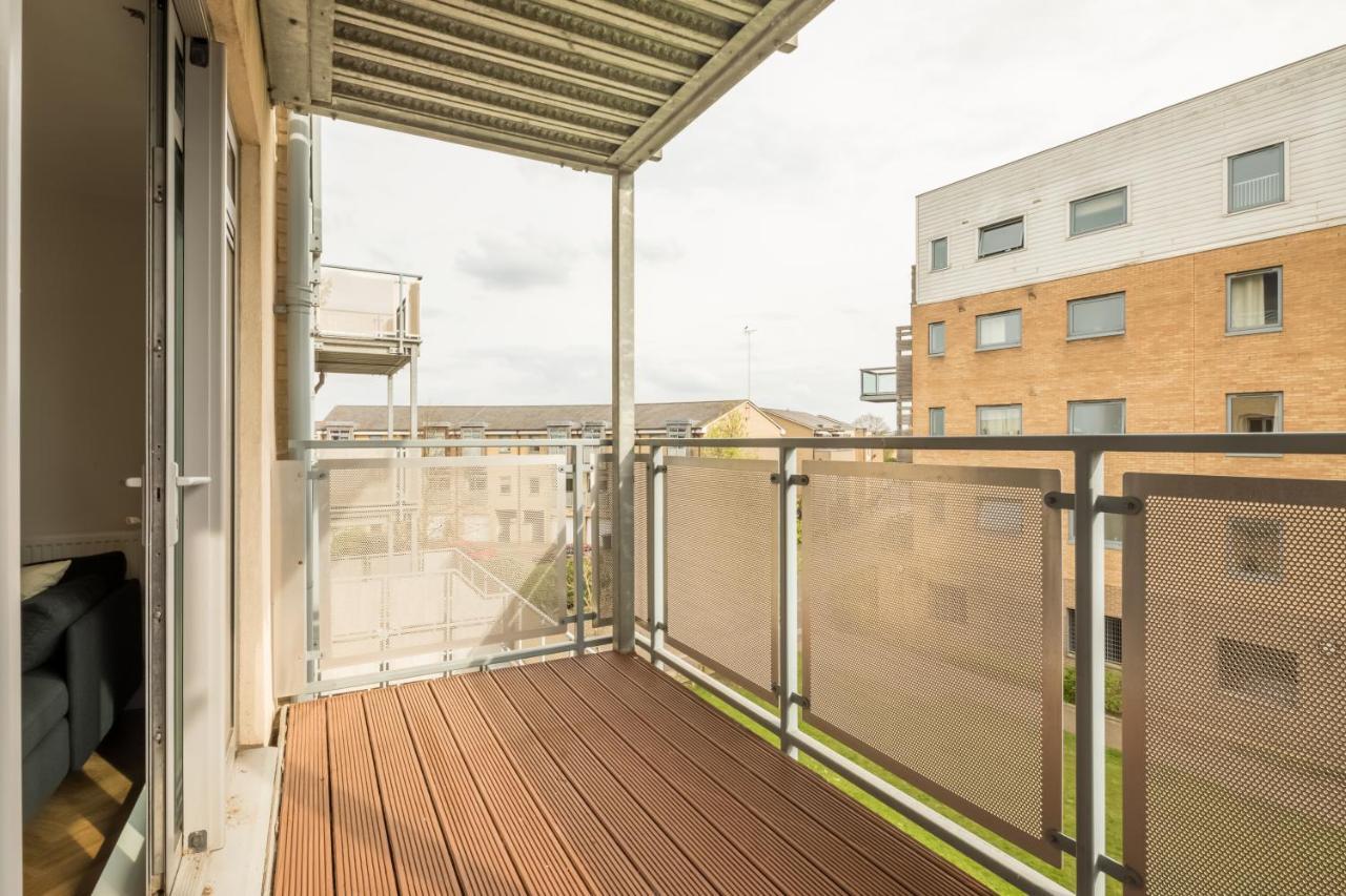 Holiday home Executive 2br Next To Station + Parking *