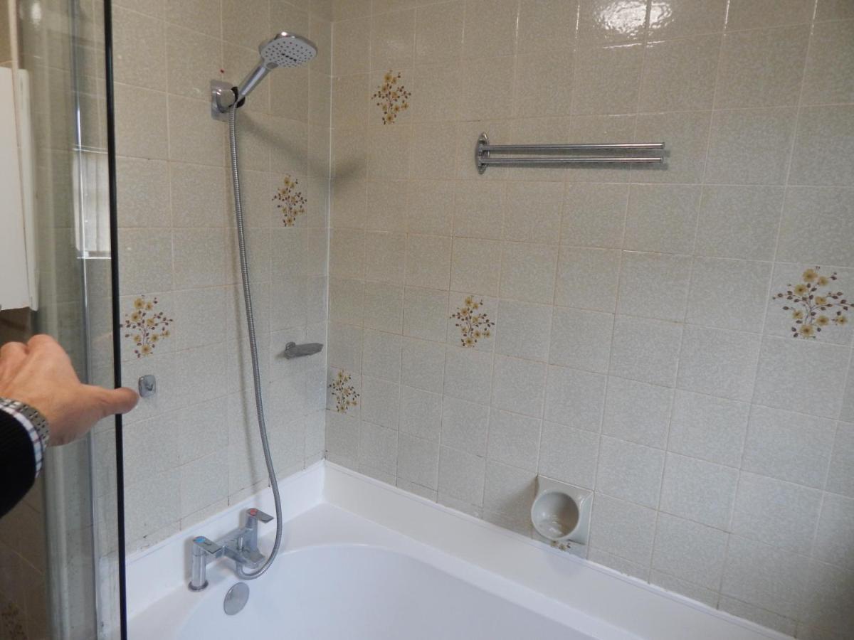 Two Bedroom Corporate And Family With Parking In Popular Location