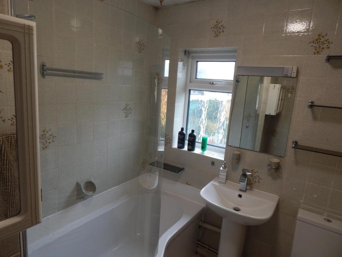 Two Bedroom Corporate And Family With Parking In Popular Location Holiday home Cambridge (Cambridgeshire)