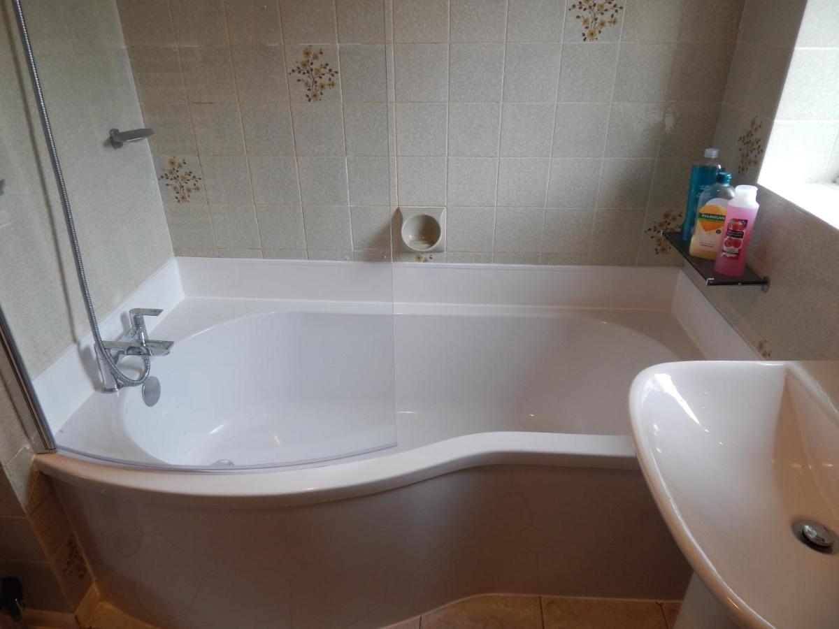 Two Bedroom Corporate And Family With Parking In Popular Location