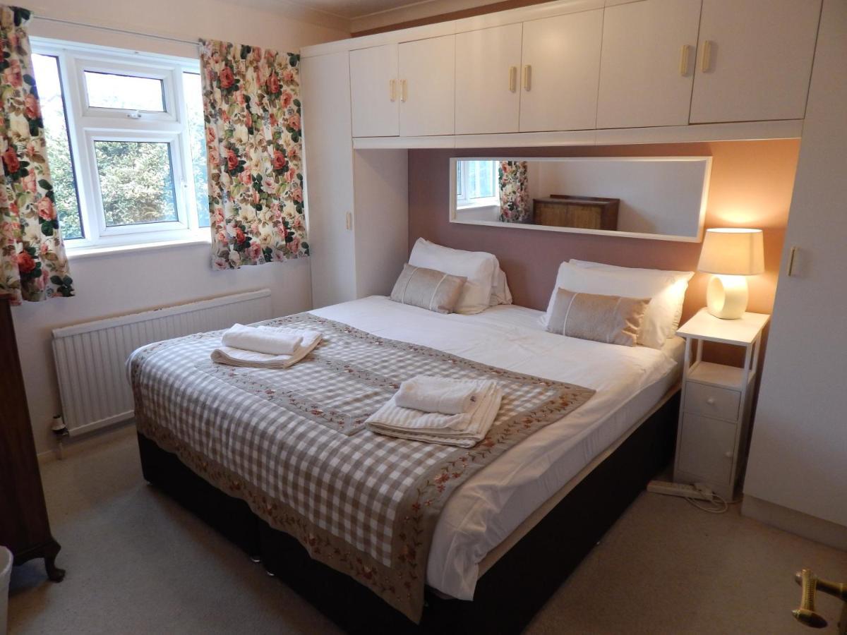 Two Bedroom Corporate And Family With Parking In Popular Location