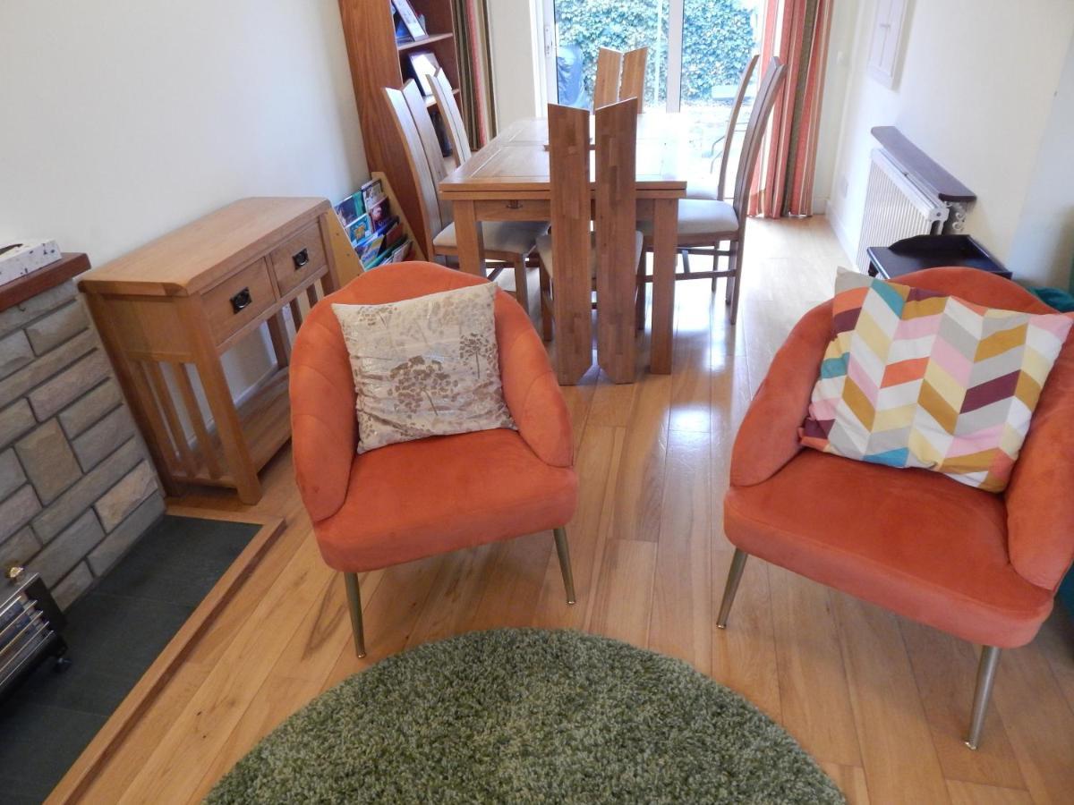 Holiday home Two Bedroom Corporate And Family With Parking In Popular Location