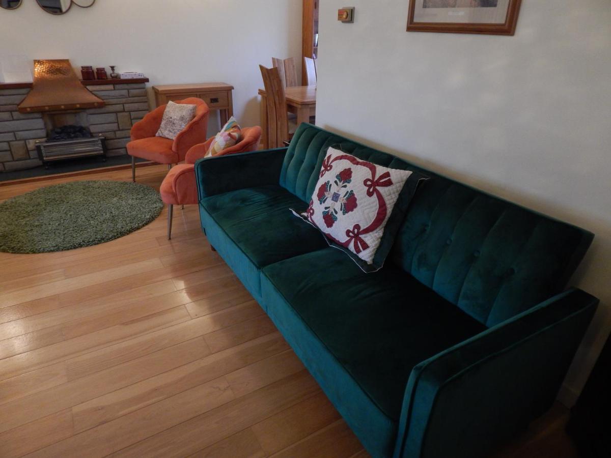 Two Bedroom Corporate And Family With Parking In Popular Location Holiday home *