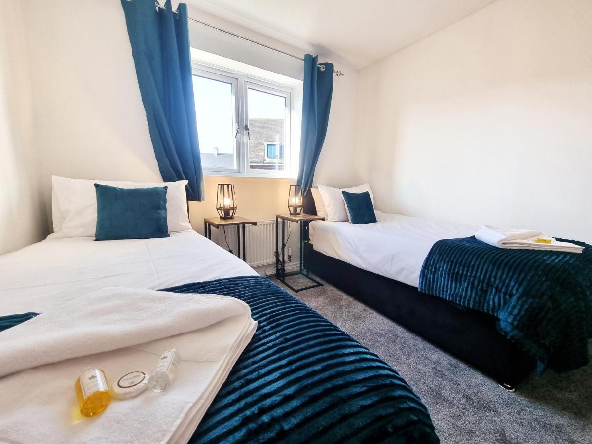 Stylish 3 Bedrooms & 2 Bathrooms House, Free Parking On Premises! * Cambridge (Cambridgeshire)