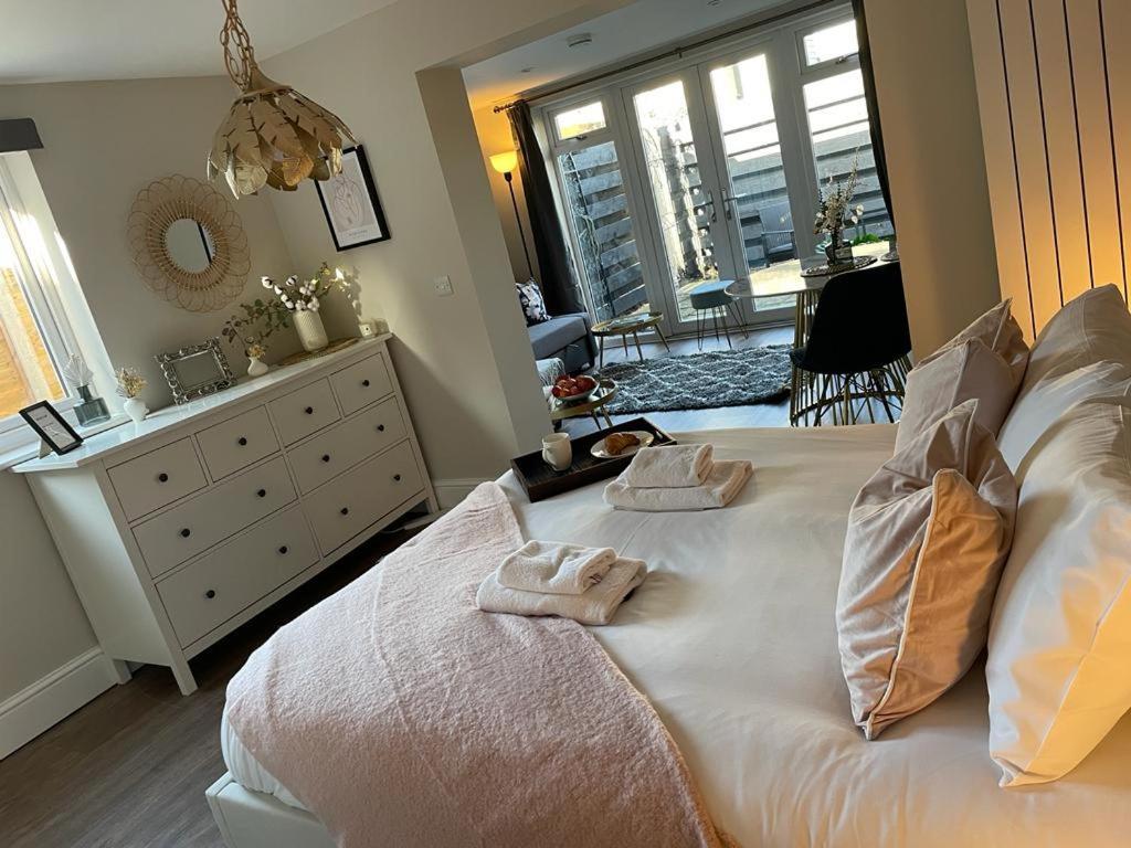 Hinton Pad By Condokeeper *