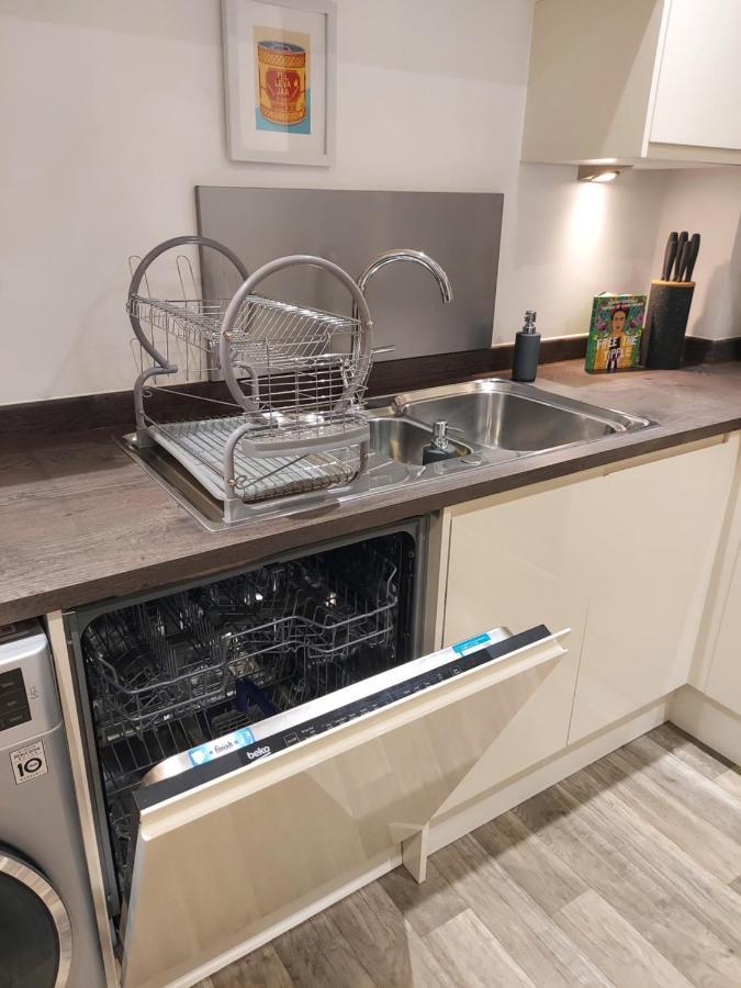 Apartment Modern Flat With Free Parking