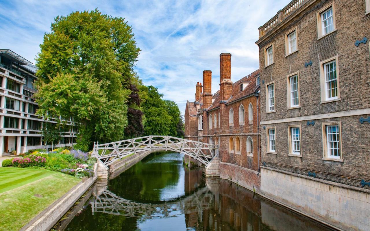 Riverside With 2br Flats At The Centre-parking-balcony Apartment