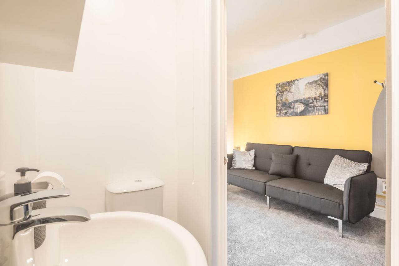 Private 5 With Kitchenette By Cb No Minimum Apartment Cambridge (Cambridgeshire)