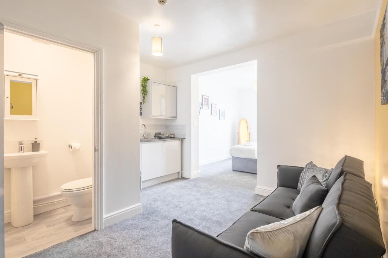 Apartment Private 5 With Kitchenette By Cb No Minimum *