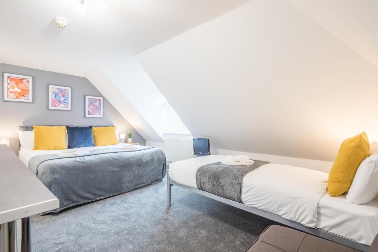 Private 8 With Kitchenette By Cb No Minimum *