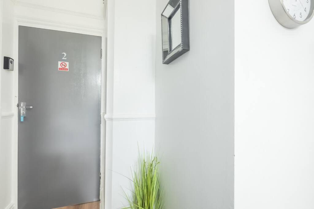 Apartment Private 2 With Kitchenette By Cb No Minimum