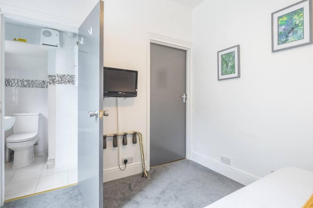 Apartment Private 2 With Kitchenette By Cb No Minimum *