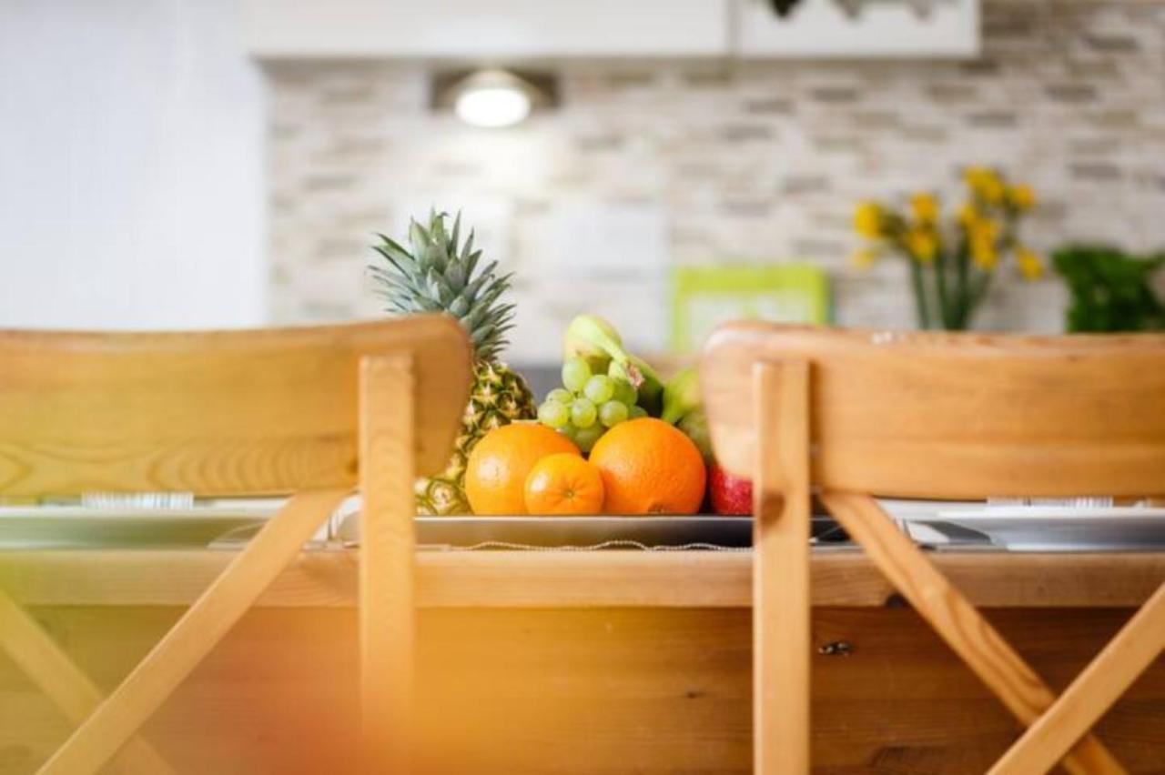 Contemporary Trumpington: Modern With Parking, Terrace & Hospital Proximity Apartment Cambridge (Cambridgeshire)